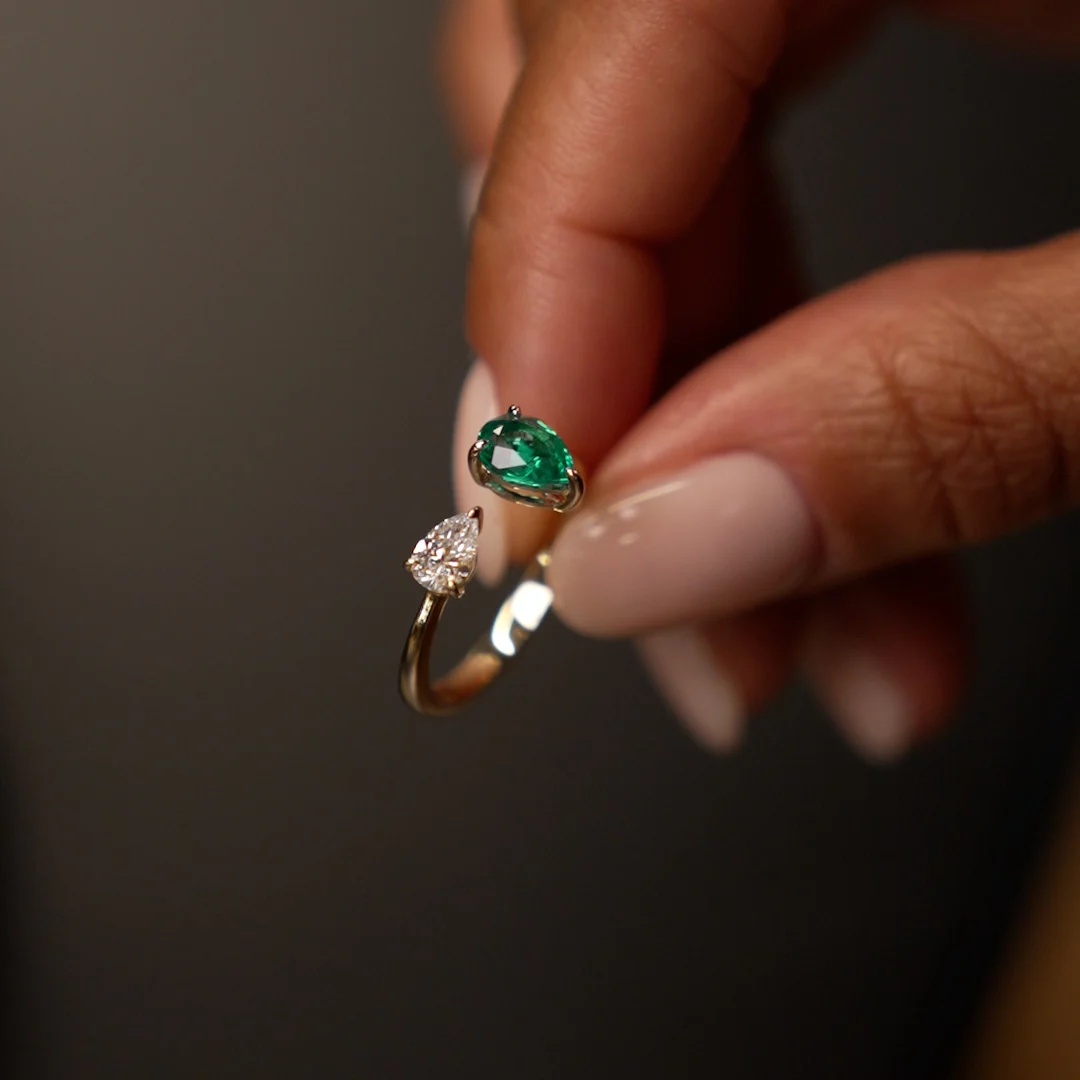 0.66 Ctw Lab Grown Diamond and Emerald Toi et Moi Ring - Evita - Image 4