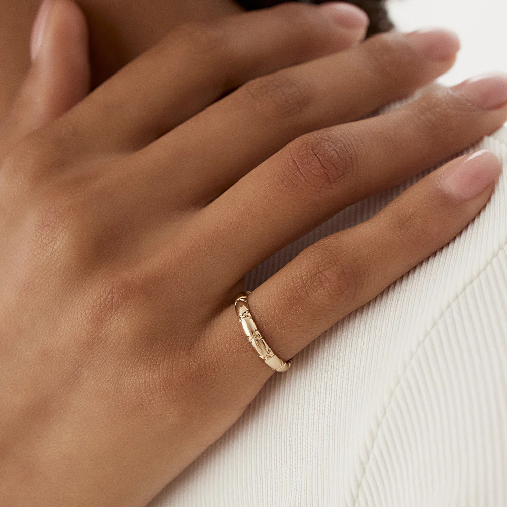 14k 3MM Unique X Cut Design Gold Wedding Ring - Image 3