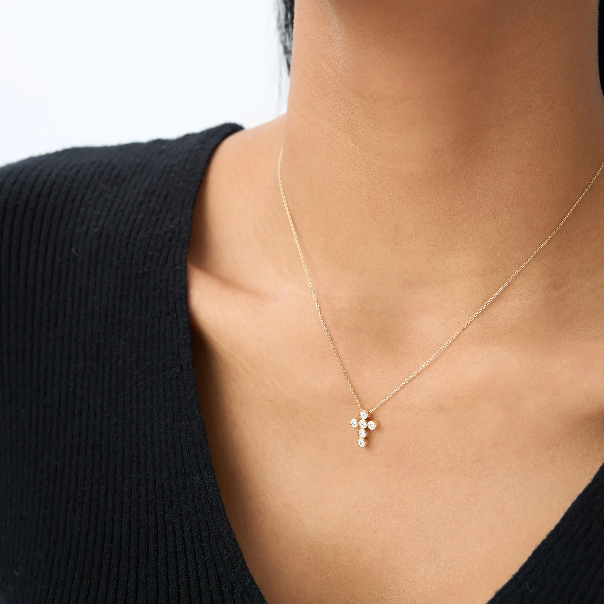 14K Gold 6 Stone Bezel Setting Diamond Cross Necklace - Image 4