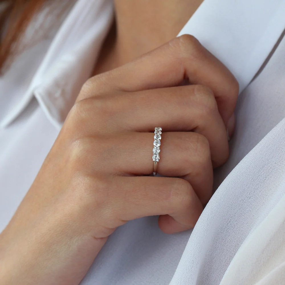 14k 7 Stone Basket Setting Diamond Ring - Image 4