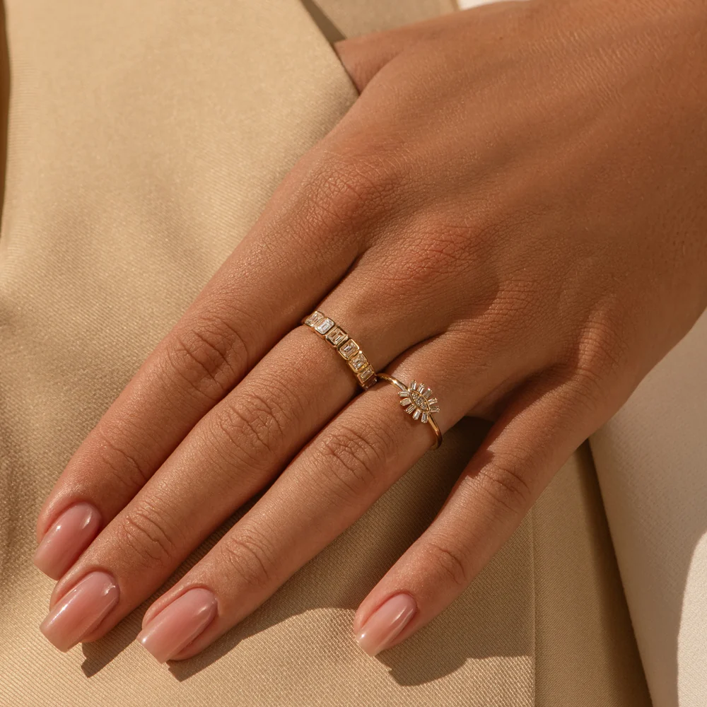 14k Bezel Setting Emerald Cut Diamond Wedding Band - Image 3
