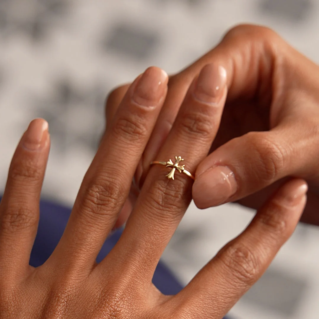 14K Cathedral Cross Band Ring - Image 3