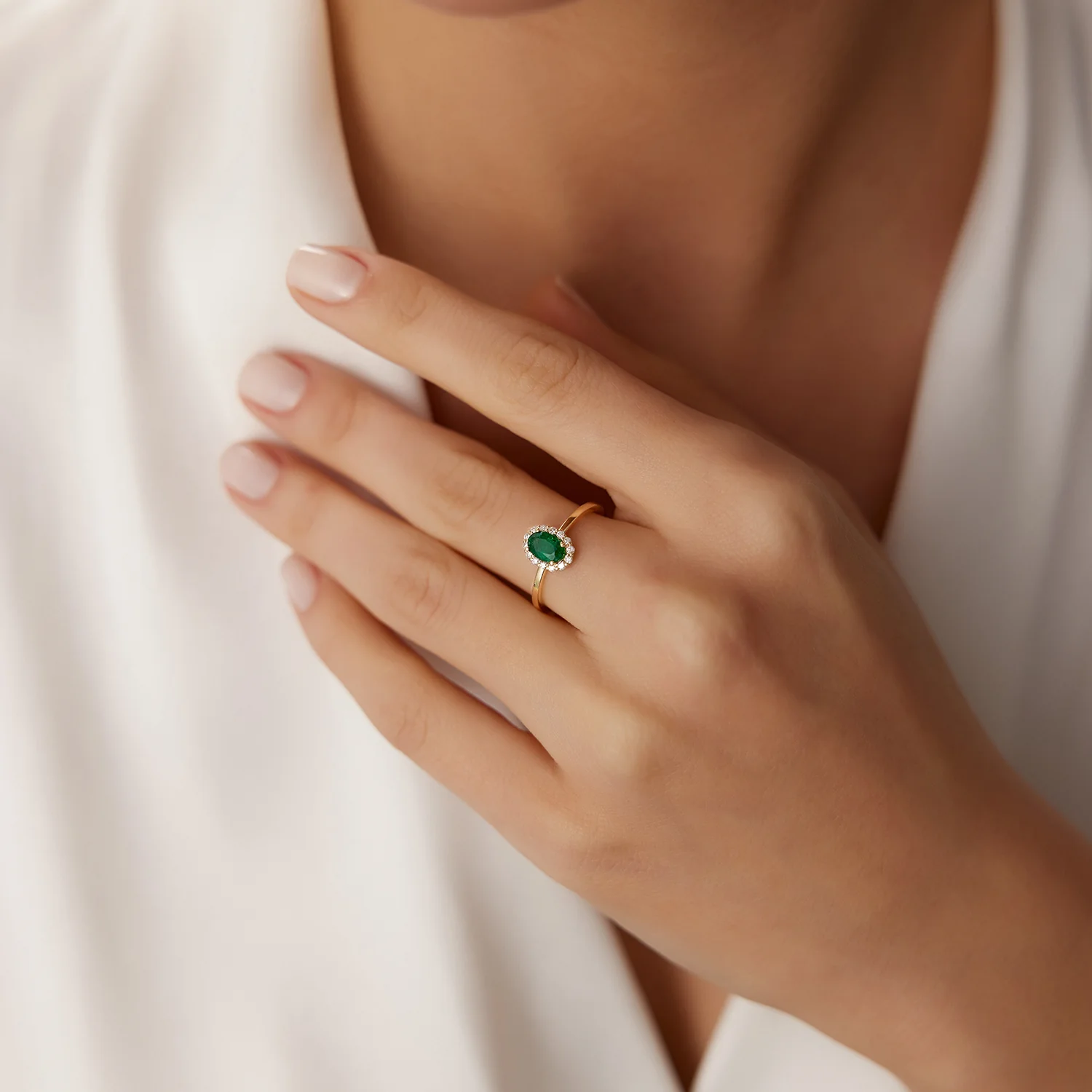 14K Gold Oval Cut Emerald Halo Diamond Ring - Image 4