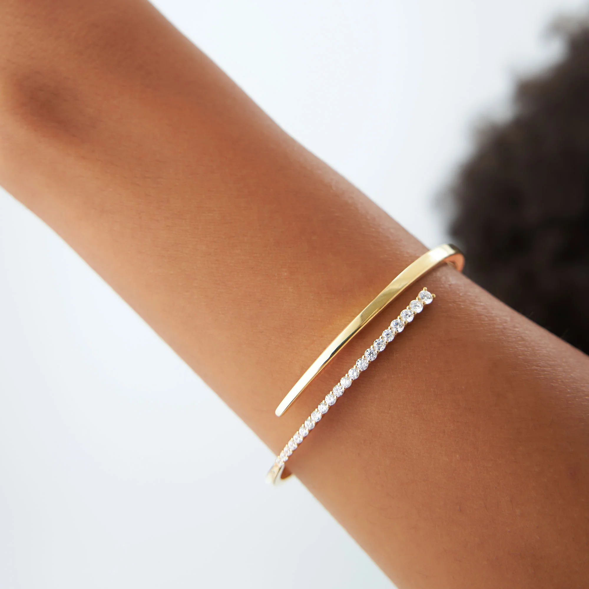 14K Cross Over Graduating Diamond Bangle - Image 3