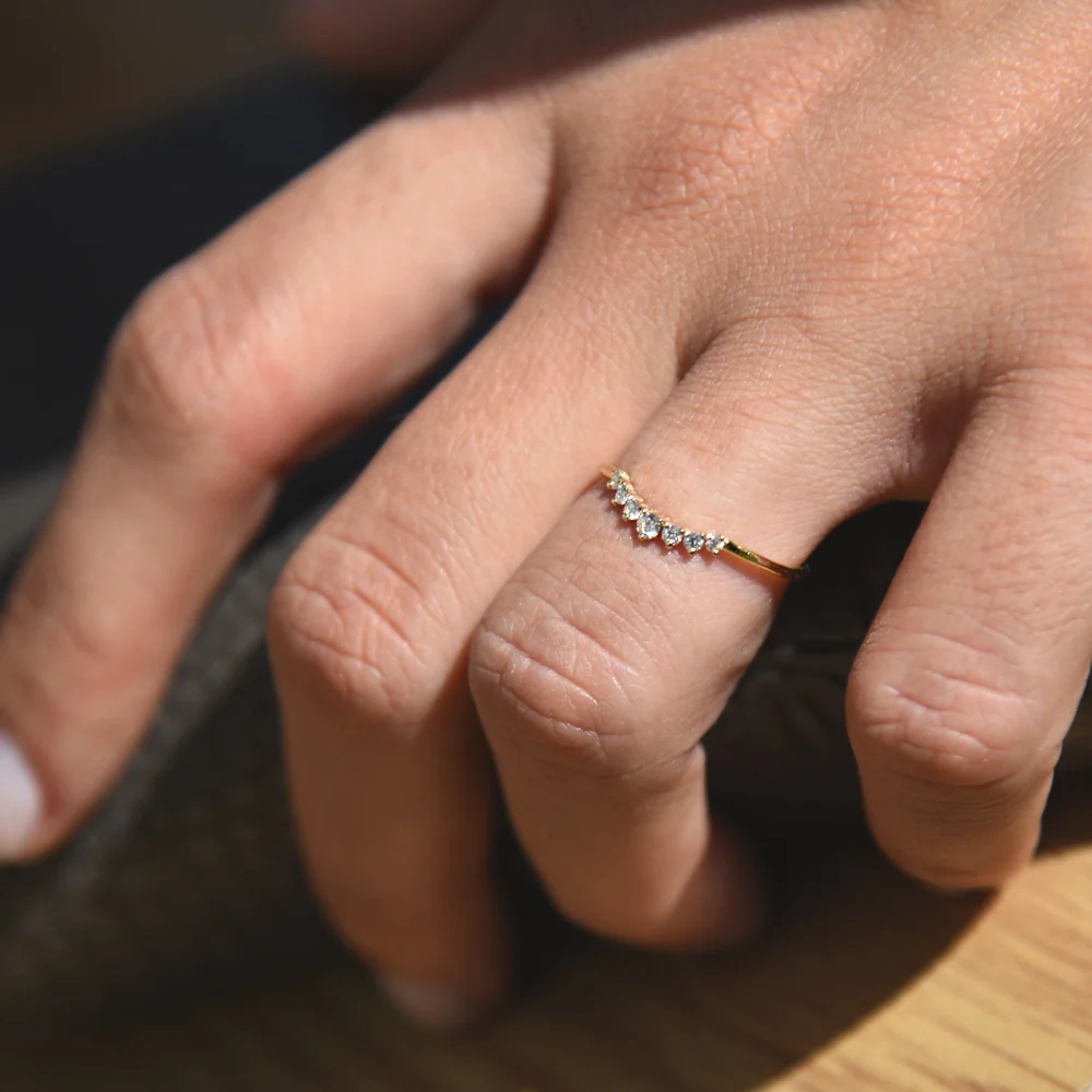 14K Gold Curved Diamond Ring - Image 2