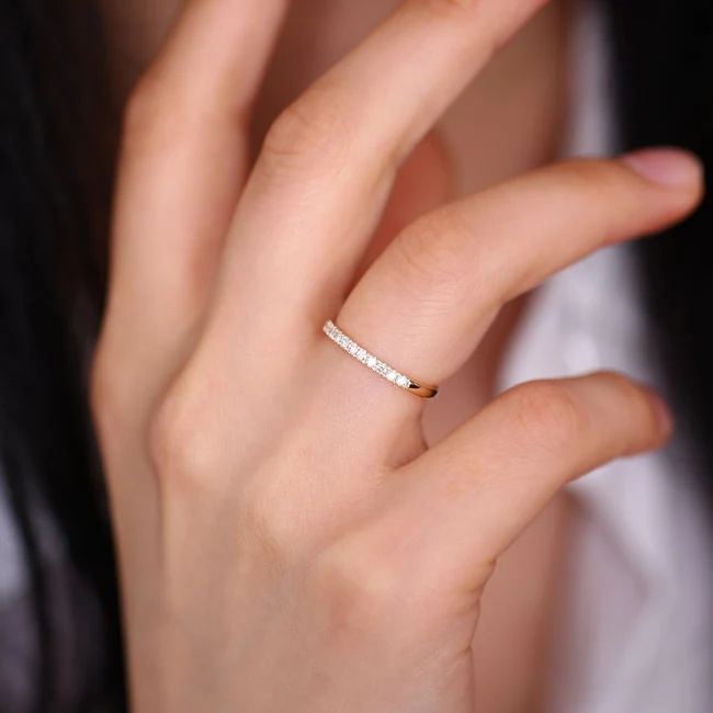 14K Gold 11 Stone Diamond Wedding Band 1/3ct - Image 2