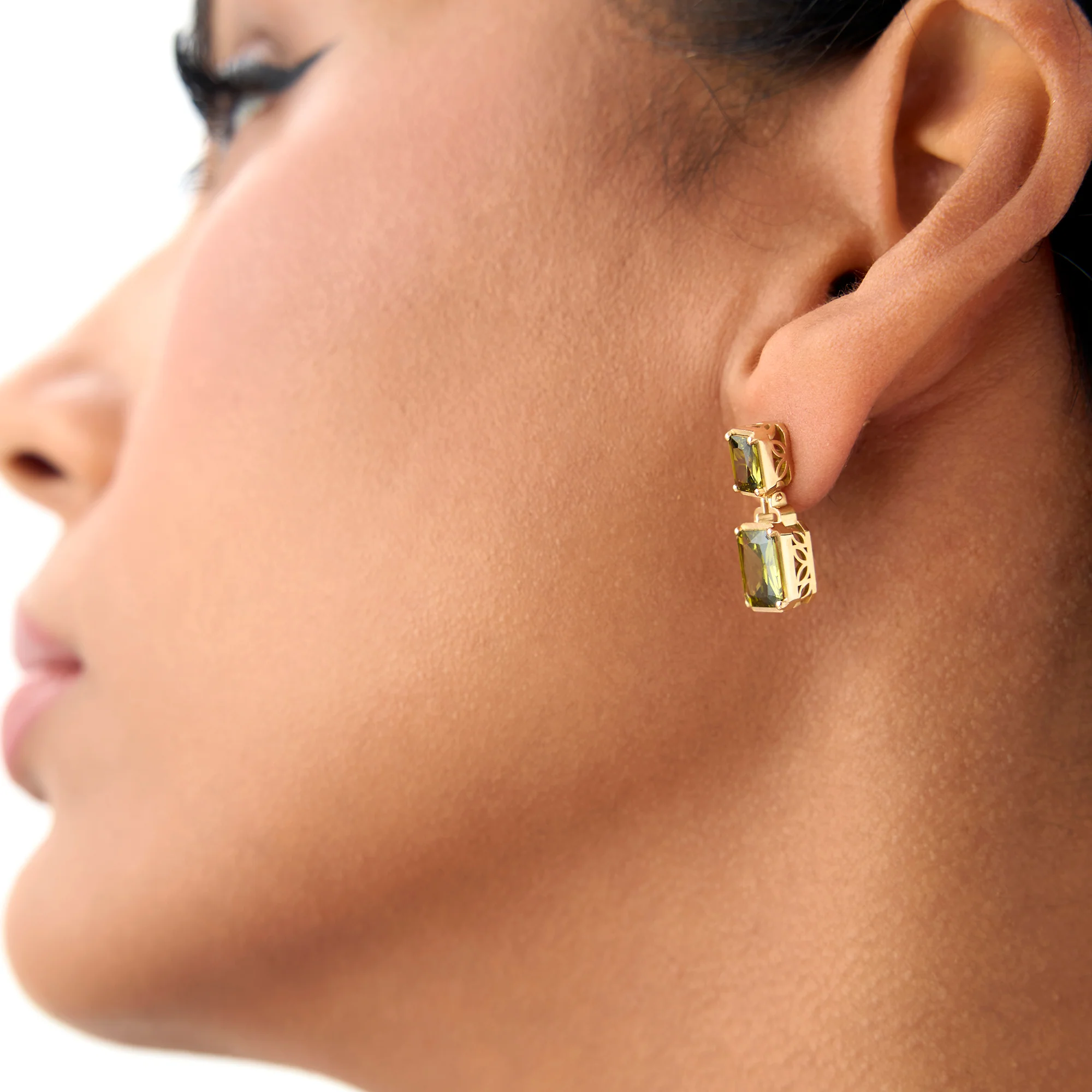14K Emerald Peridot Dangle Drop Earrings - Image 3