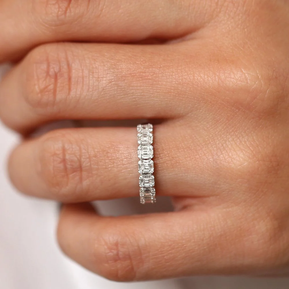 14K Emerald Illusion Diamond Wedding Band - Image 2