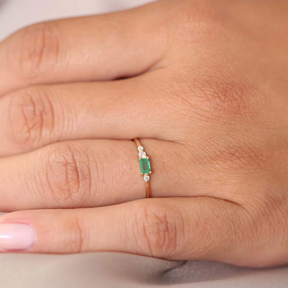 14k Gold Baguette Emerald Diamond Ring - Image 3