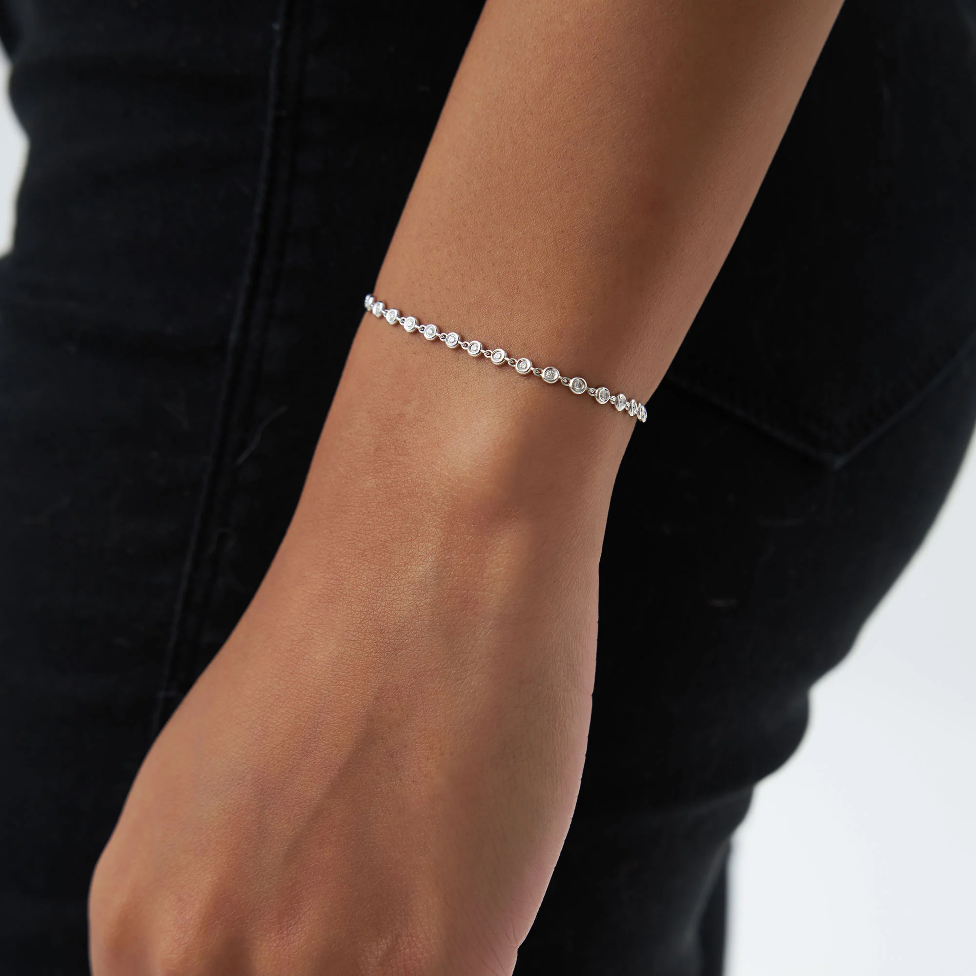 14K Gold Bezel Setting Diamond Tennis Bracelet - Image 3