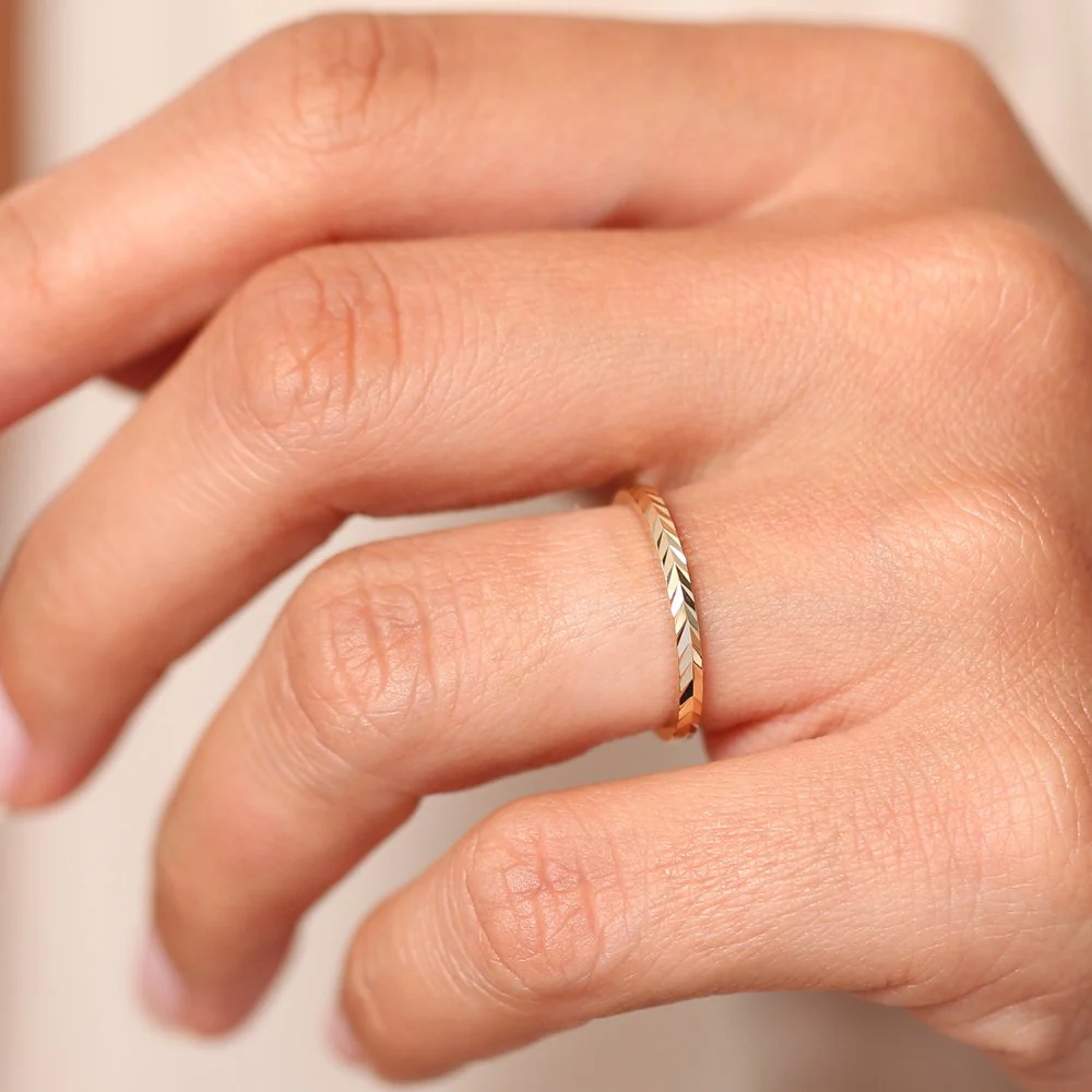 14K Gold Chevron Herringbone Eternity Cut Ring - Image 2