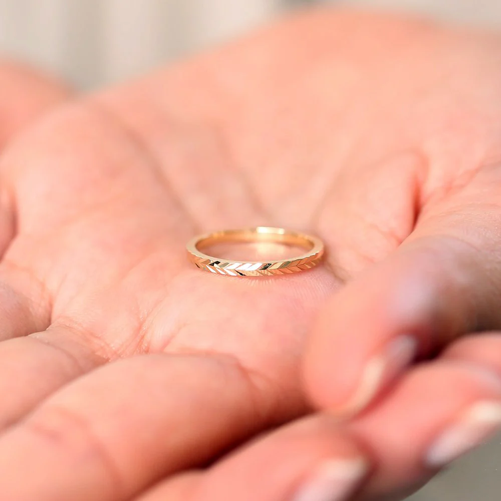 14K Gold Chevron Herringbone Eternity Cut Ring - Image 3