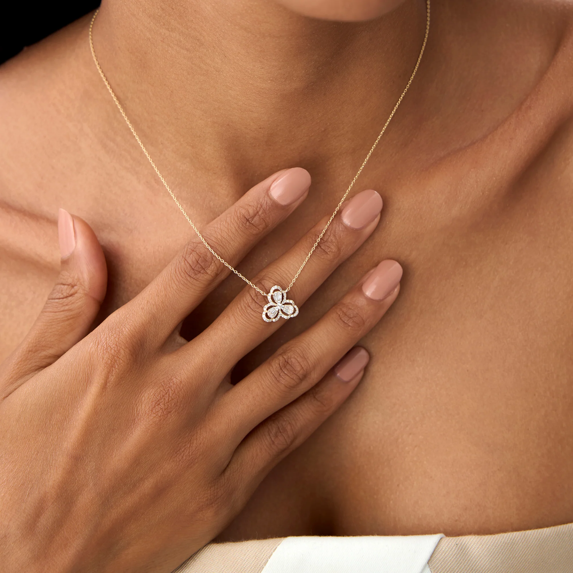14K Gold Clover Baguette Diamond Necklace - Image 5