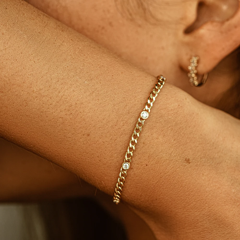14k Gold Cuban Link Bracelet w/ Bezel Setting Diamond - Image 4