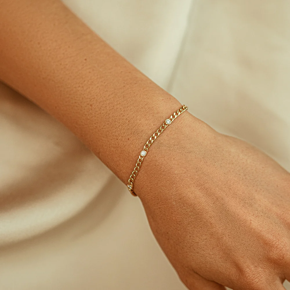 14k Gold Cuban Link Bracelet w/ Bezel Setting Diamond - Image 5
