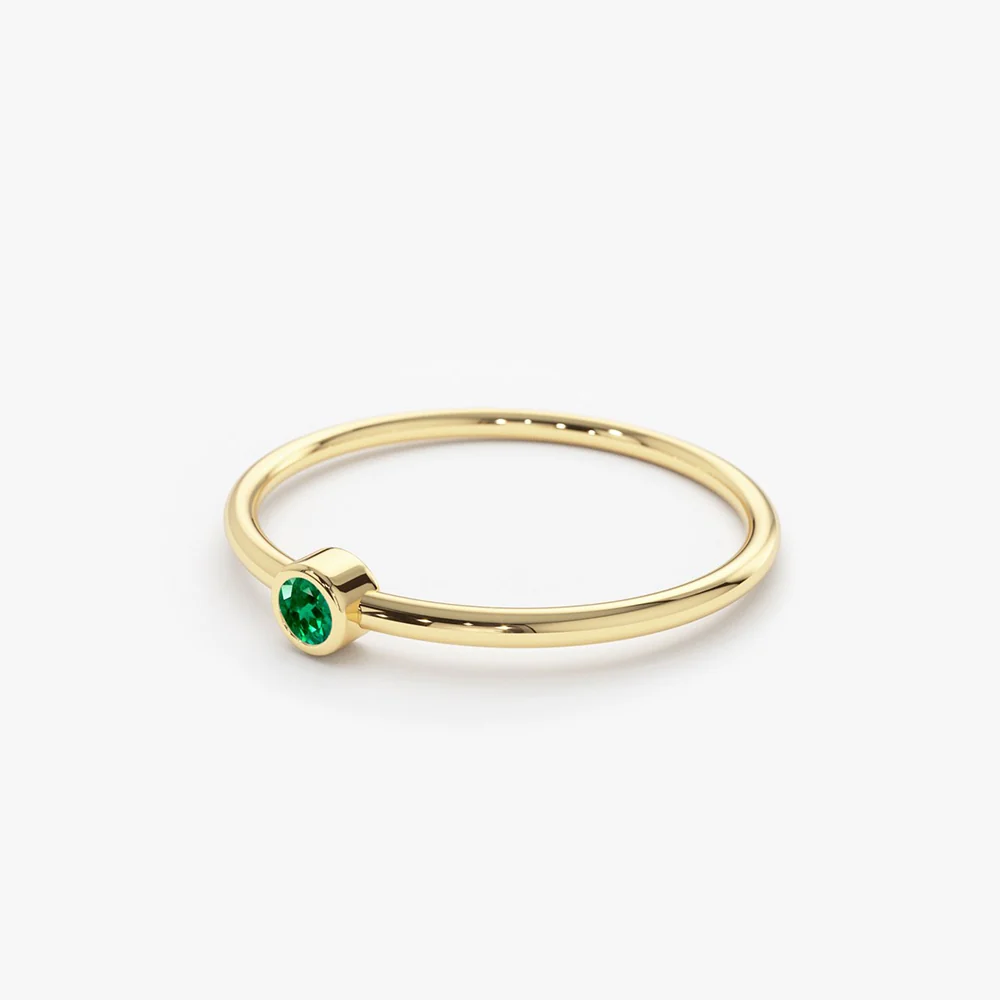 14k Gold Solitaire Emerald Gemstone Ring - Image 2