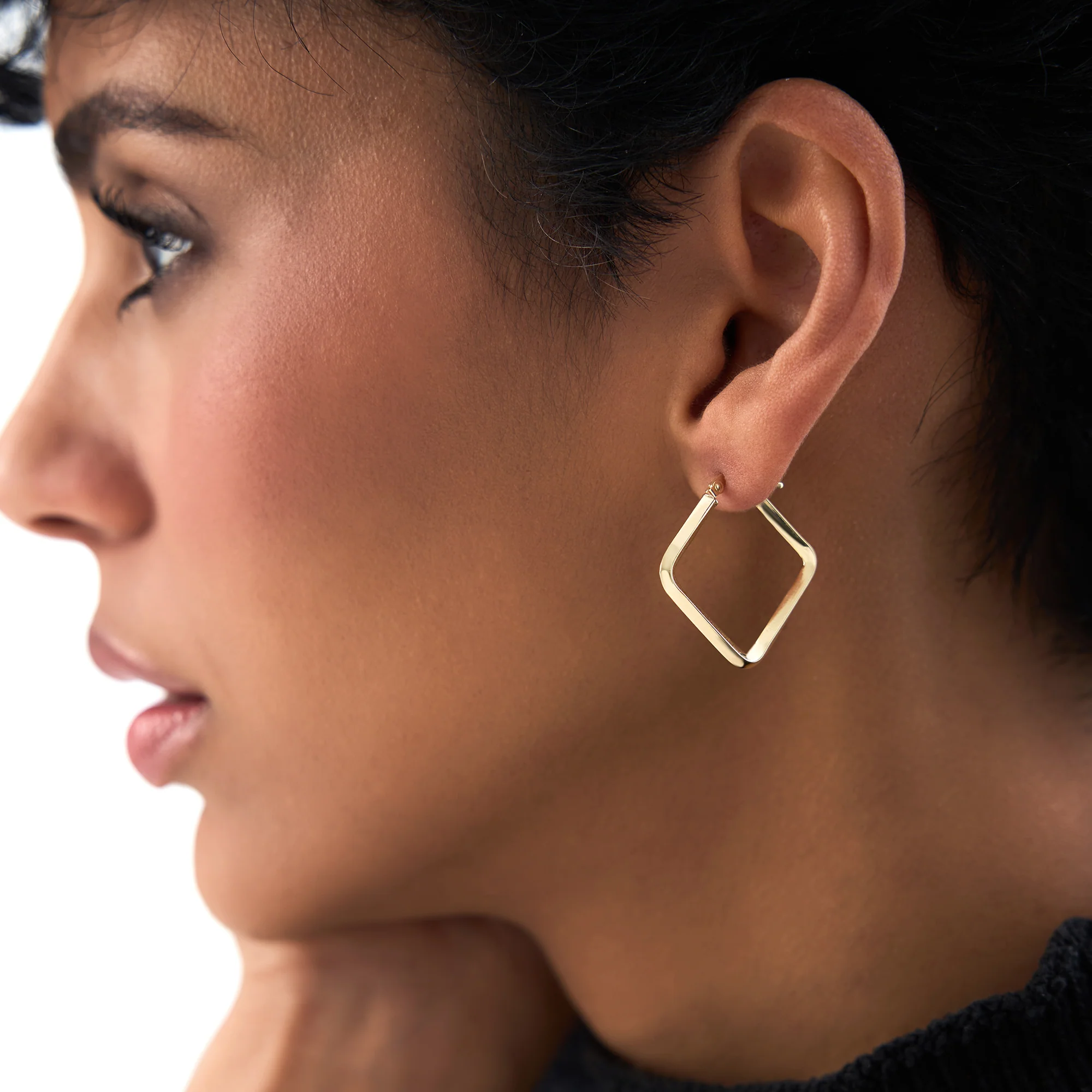 14K Gold Geometric Shaped  Square Hoop Earrings - Image 5