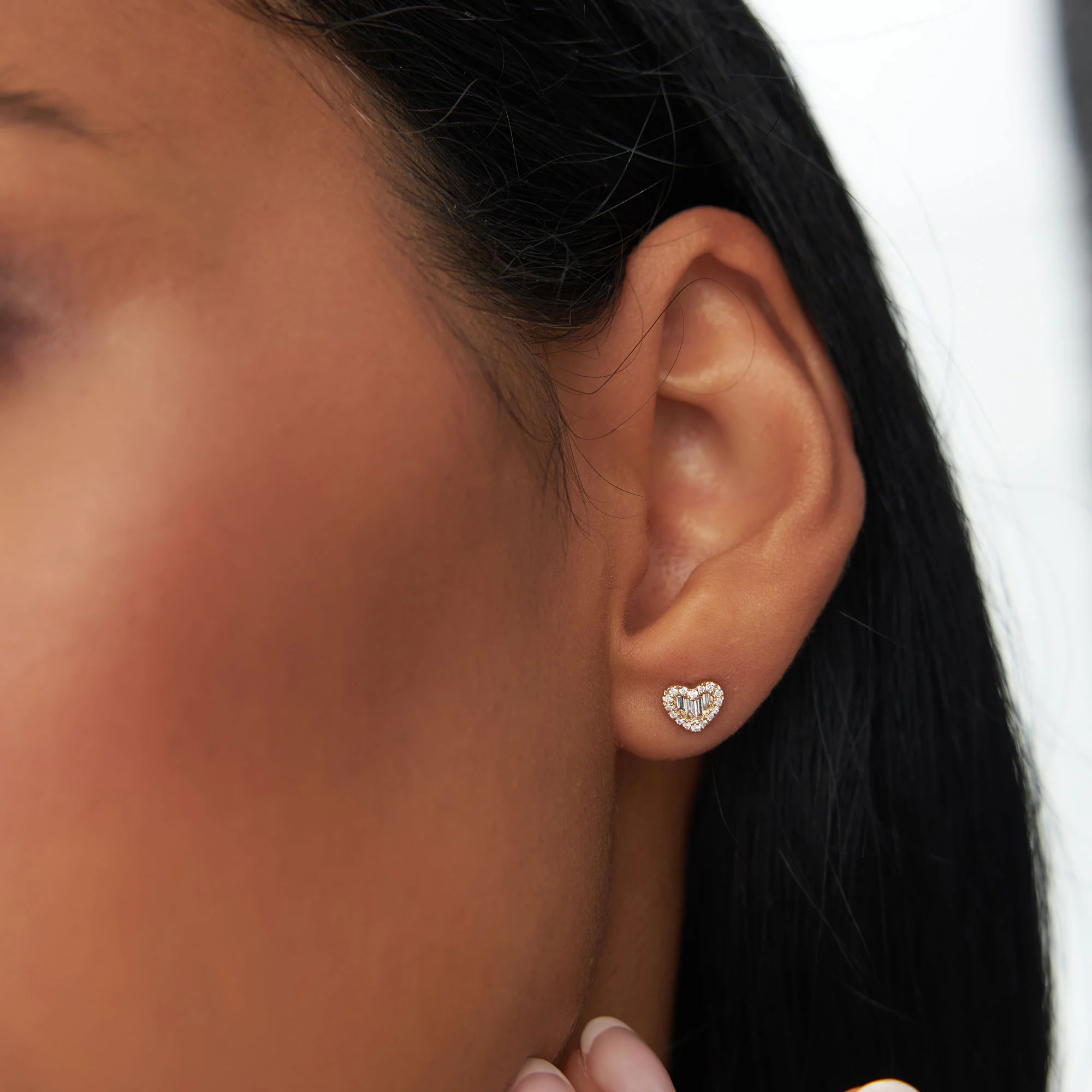 14K Gold Mini Baguette Diamond Heart Studs - Image 3