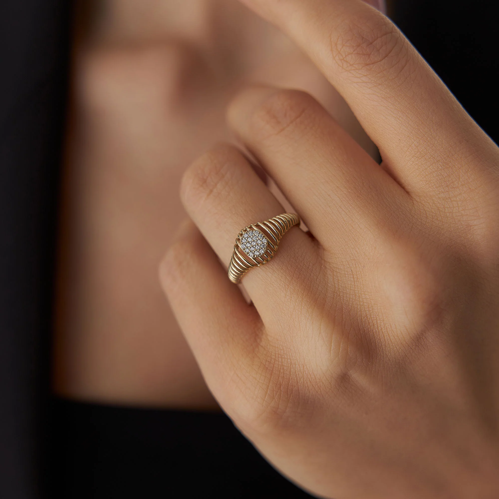 14k Gold Ribbed Oval Signet Ring - Image 3