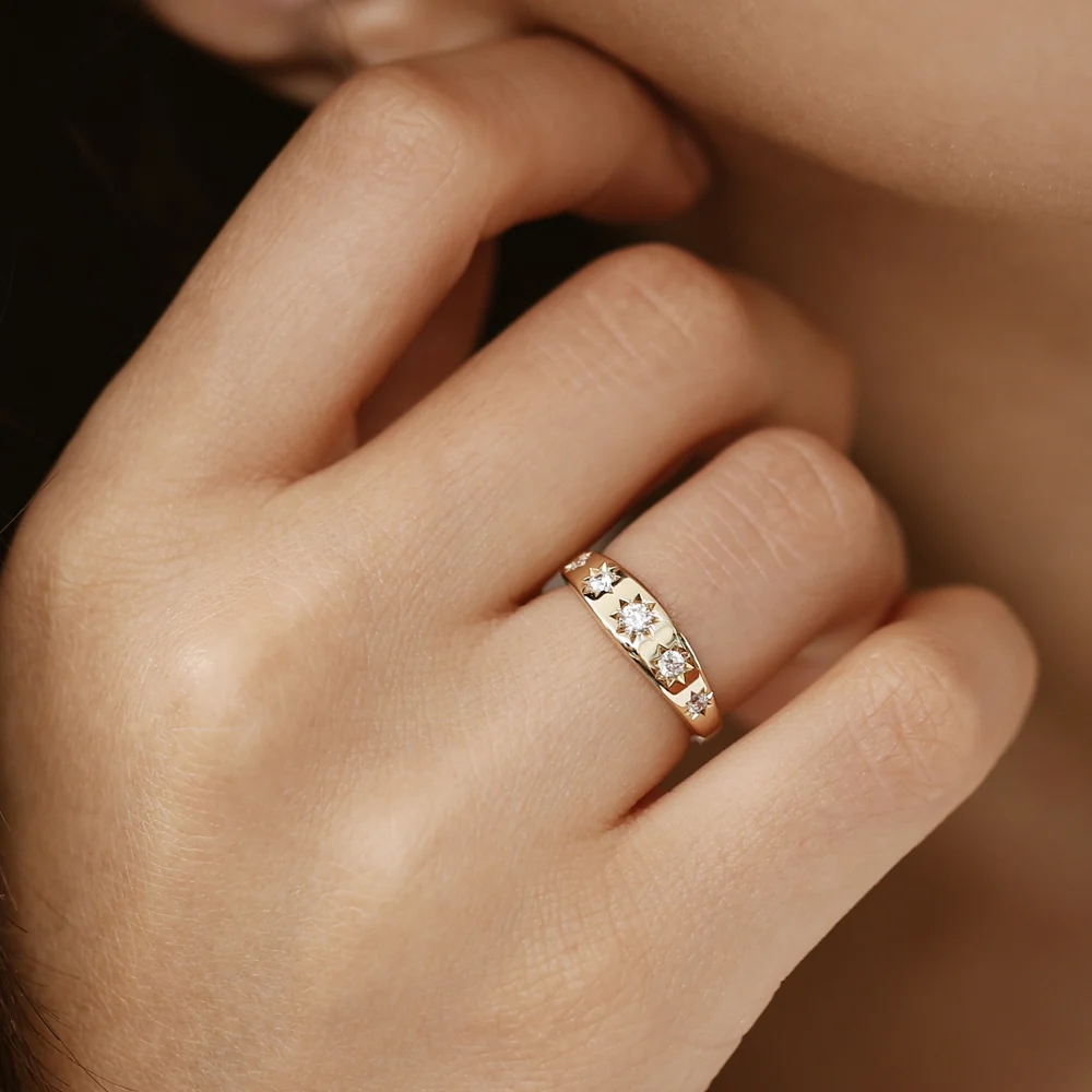 14k Gold Star Setting Graduating Diamond Statement Ring - Image 4