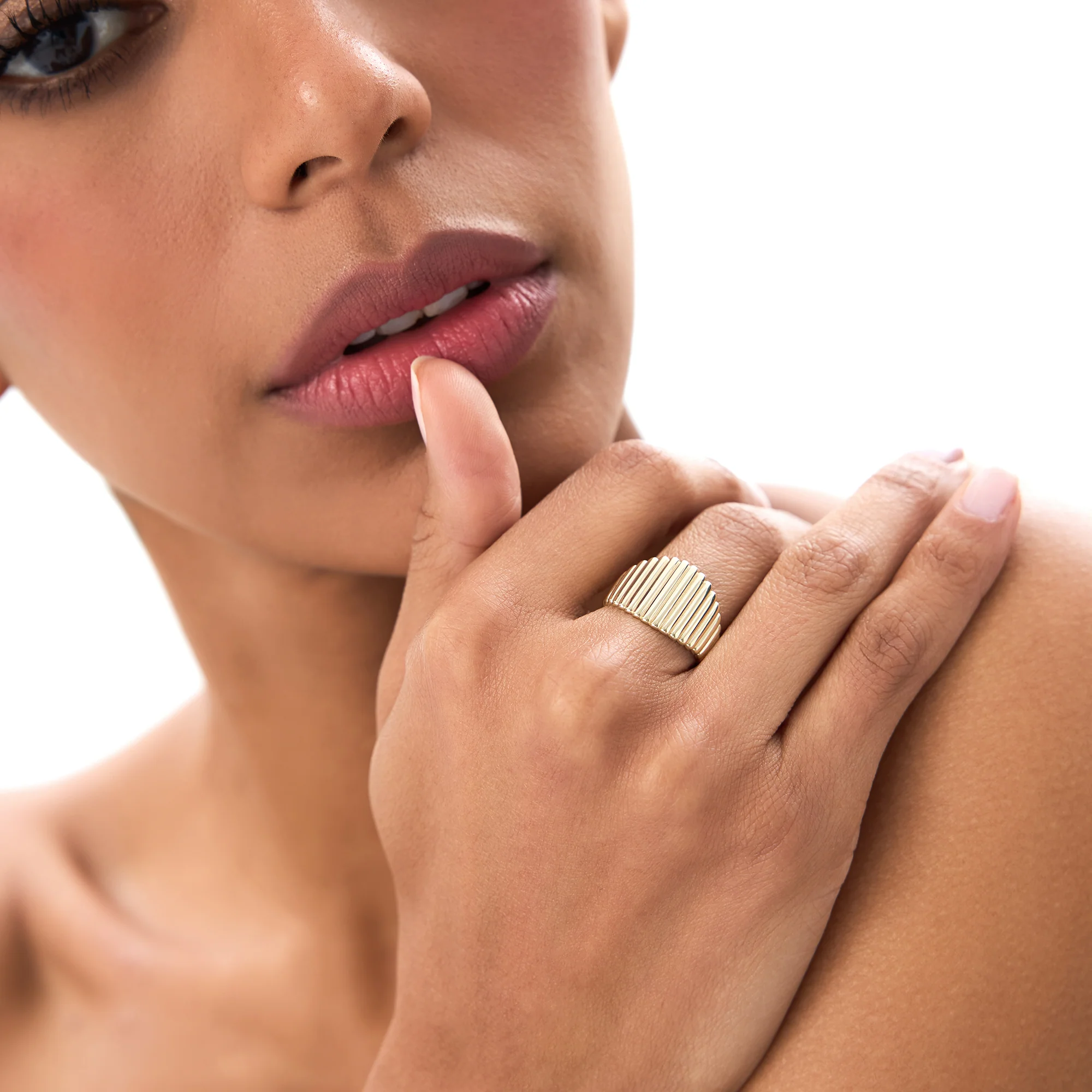 14k Gold Tapered Ribbed Statement Band - Image 8