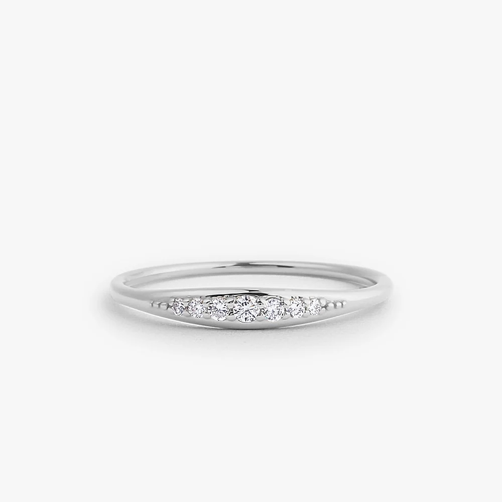 14k Graduating Diamond Wedding Band - Image 5