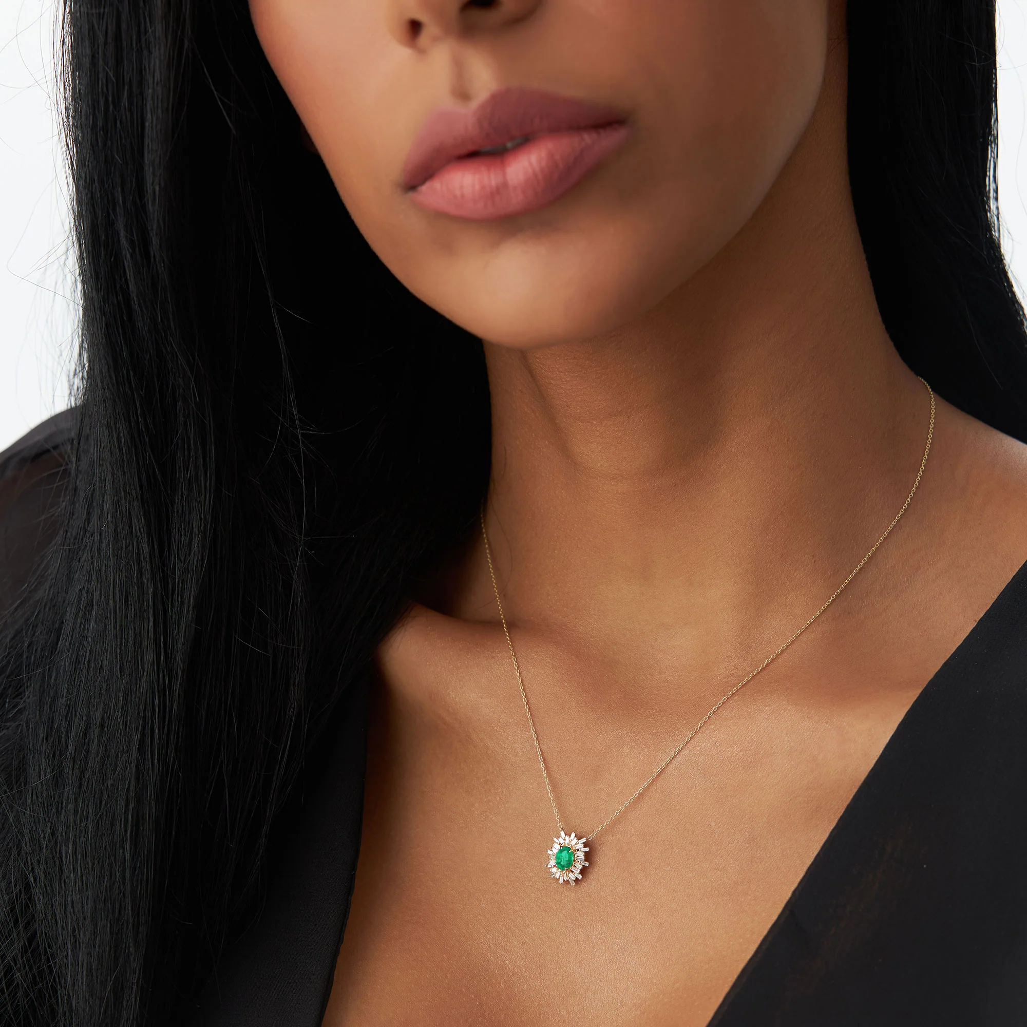14k Oval Shape Emerald Necklace with Ballerina Baguettes - Image 3