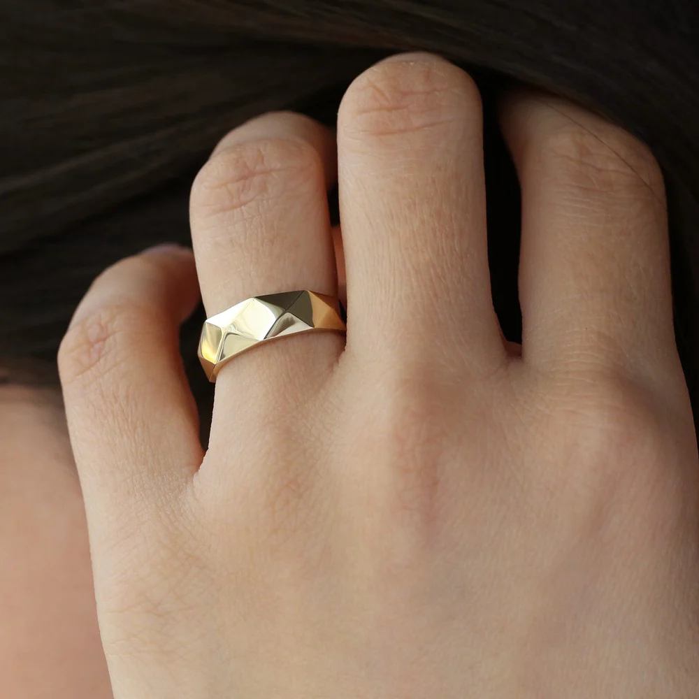 14k Pattern Bold Statement Ring - Image 4