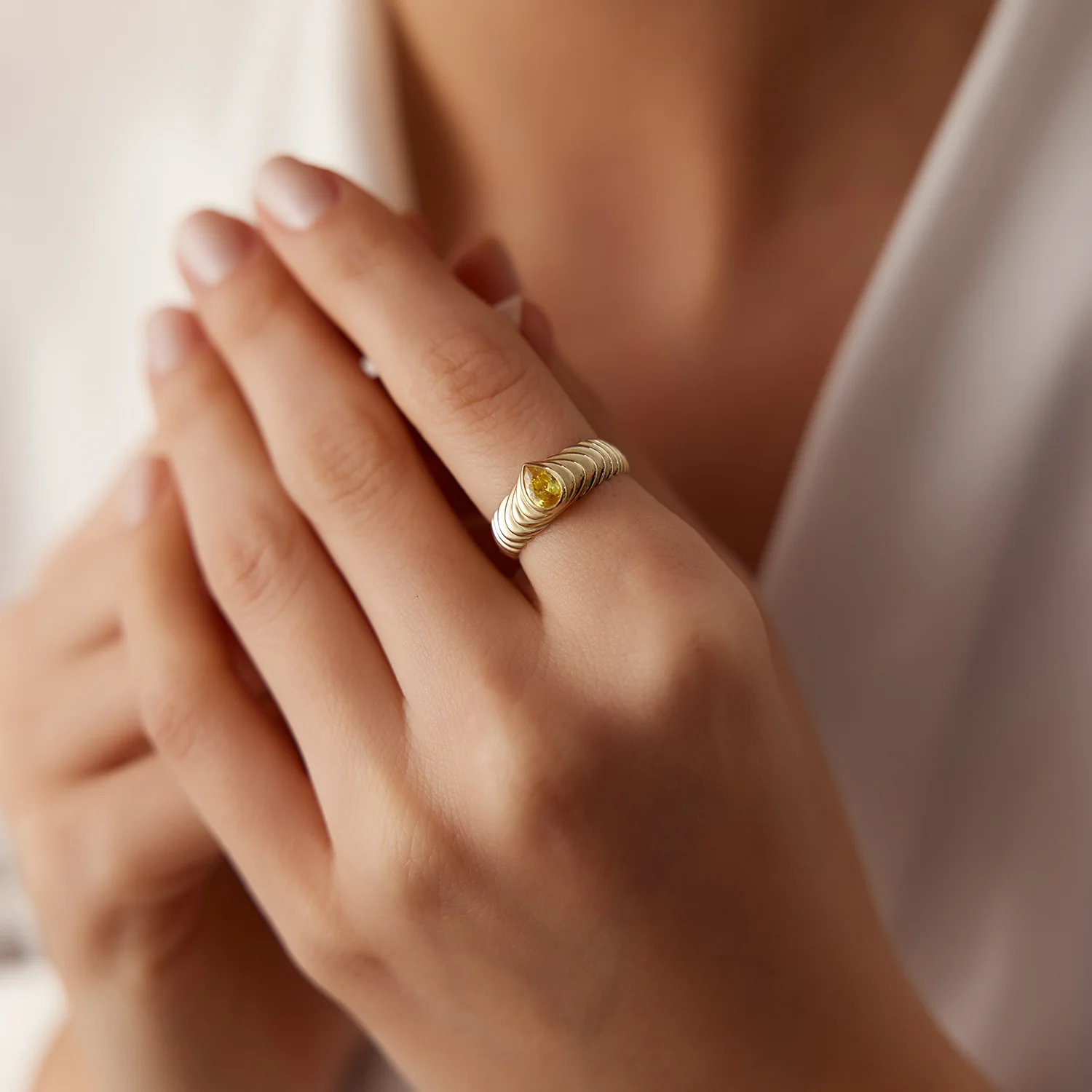 14k Pear Shape Citrine Beveled Ring - Image 4
