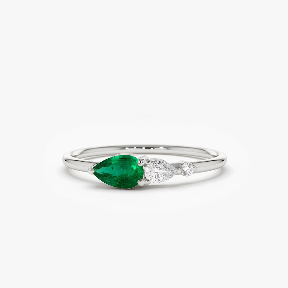 14k Pear Shape Emerald and Diamond Ring - Image 6