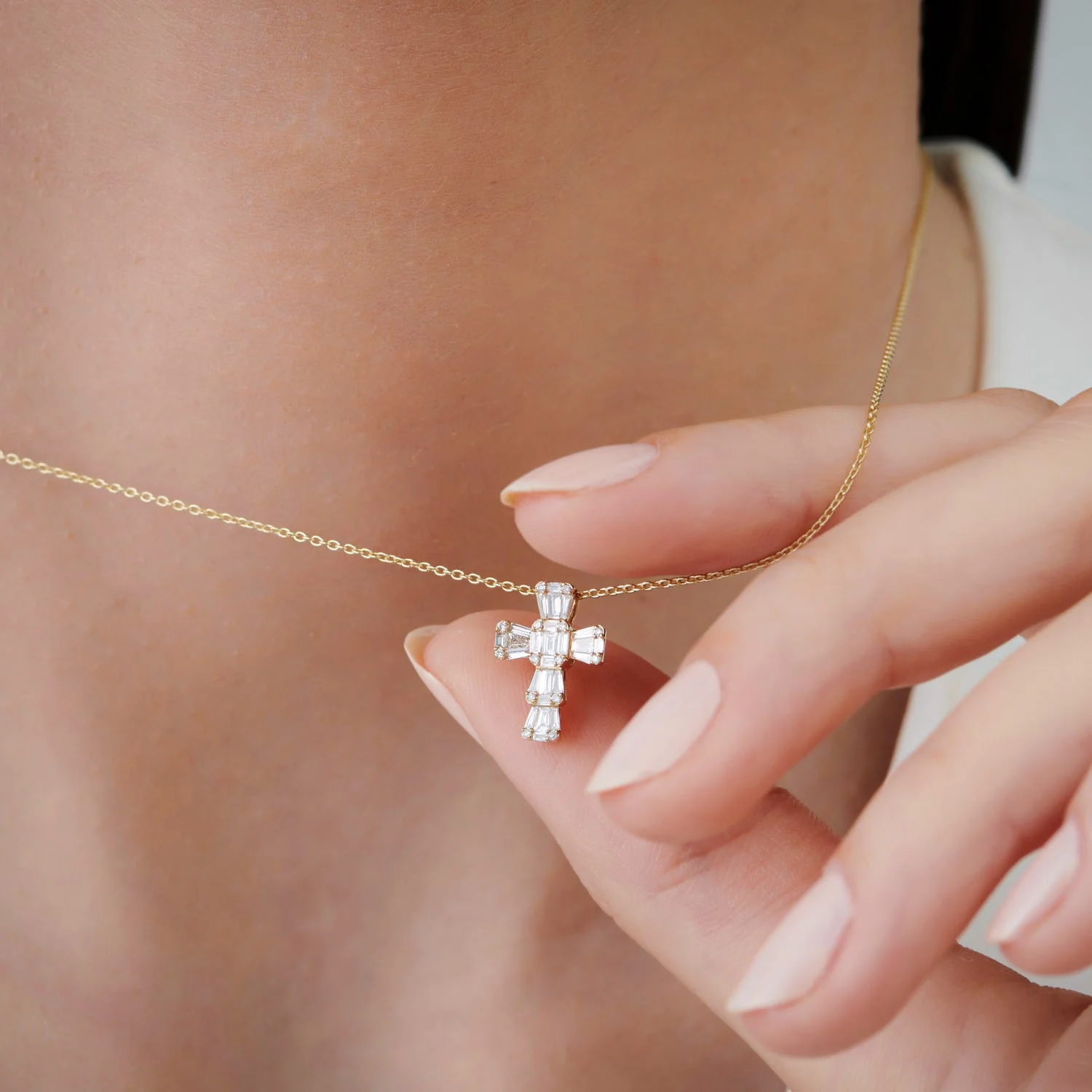 14k Rose Illusion Setting Baguette Diamond Cross - Image 2