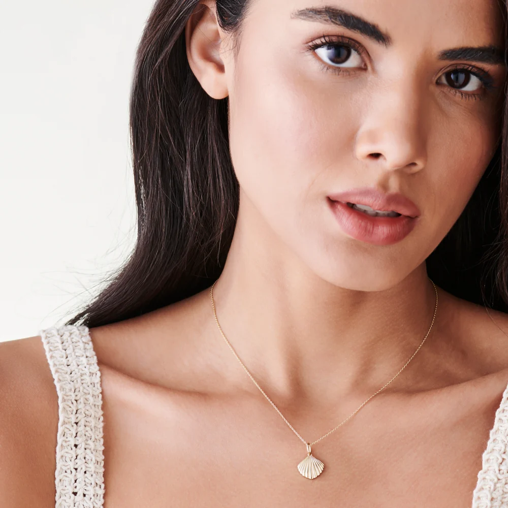 14k Shell Charm Necklace - Image 3