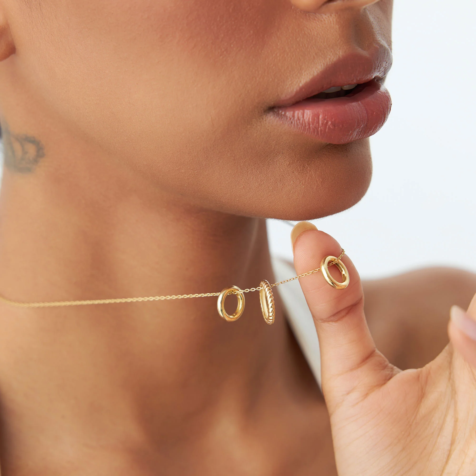 14k Three Ring Eternity Circle Necklace - Image 6